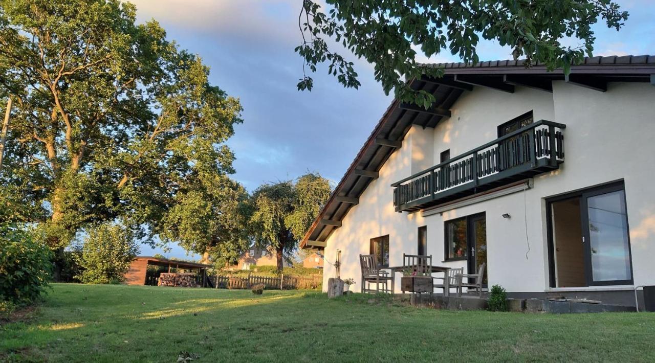 ティユー Aux Capucines Bed & Breakfast エクステリア 写真